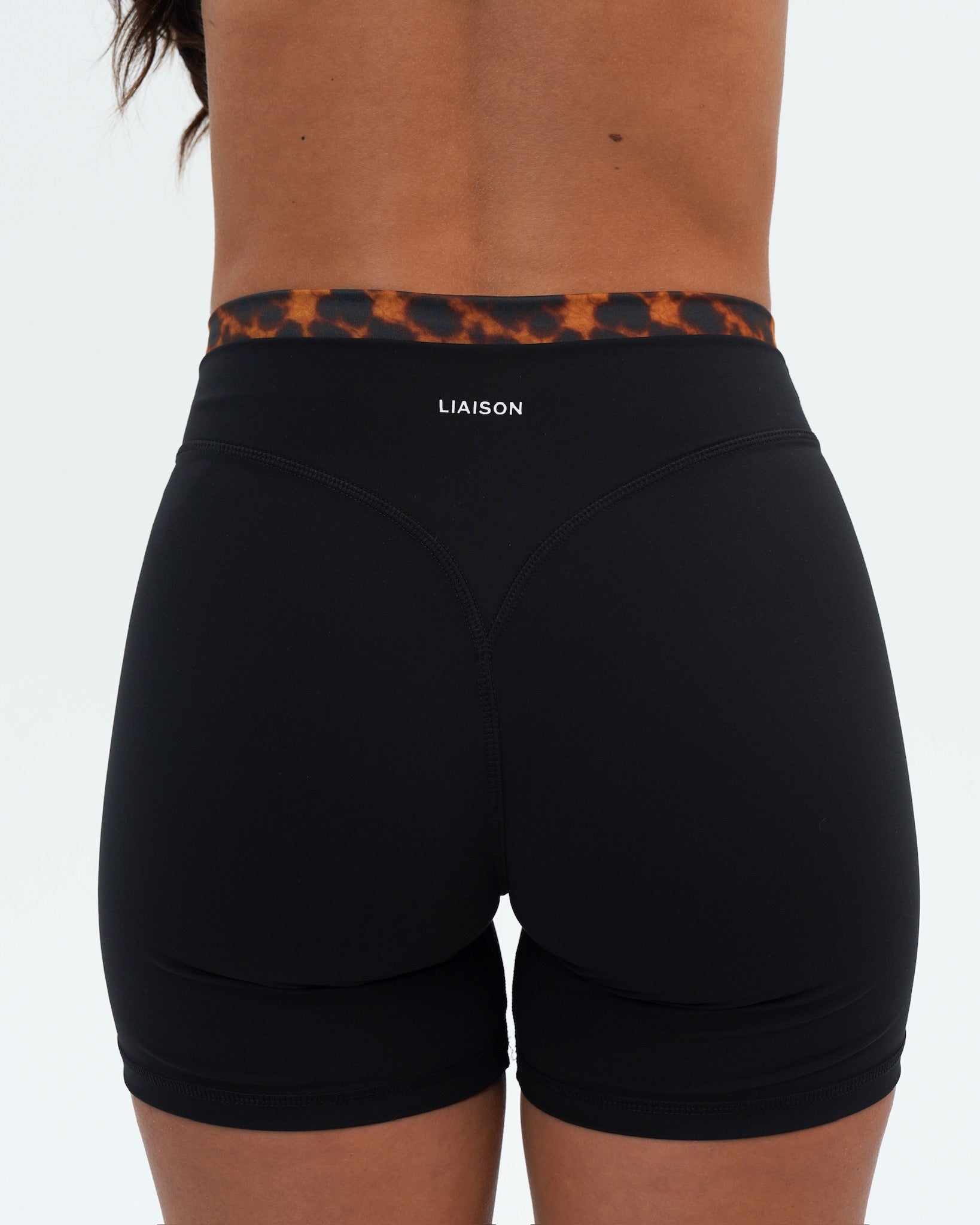 Layered Sculpt Short V2 - Black & Tortoise