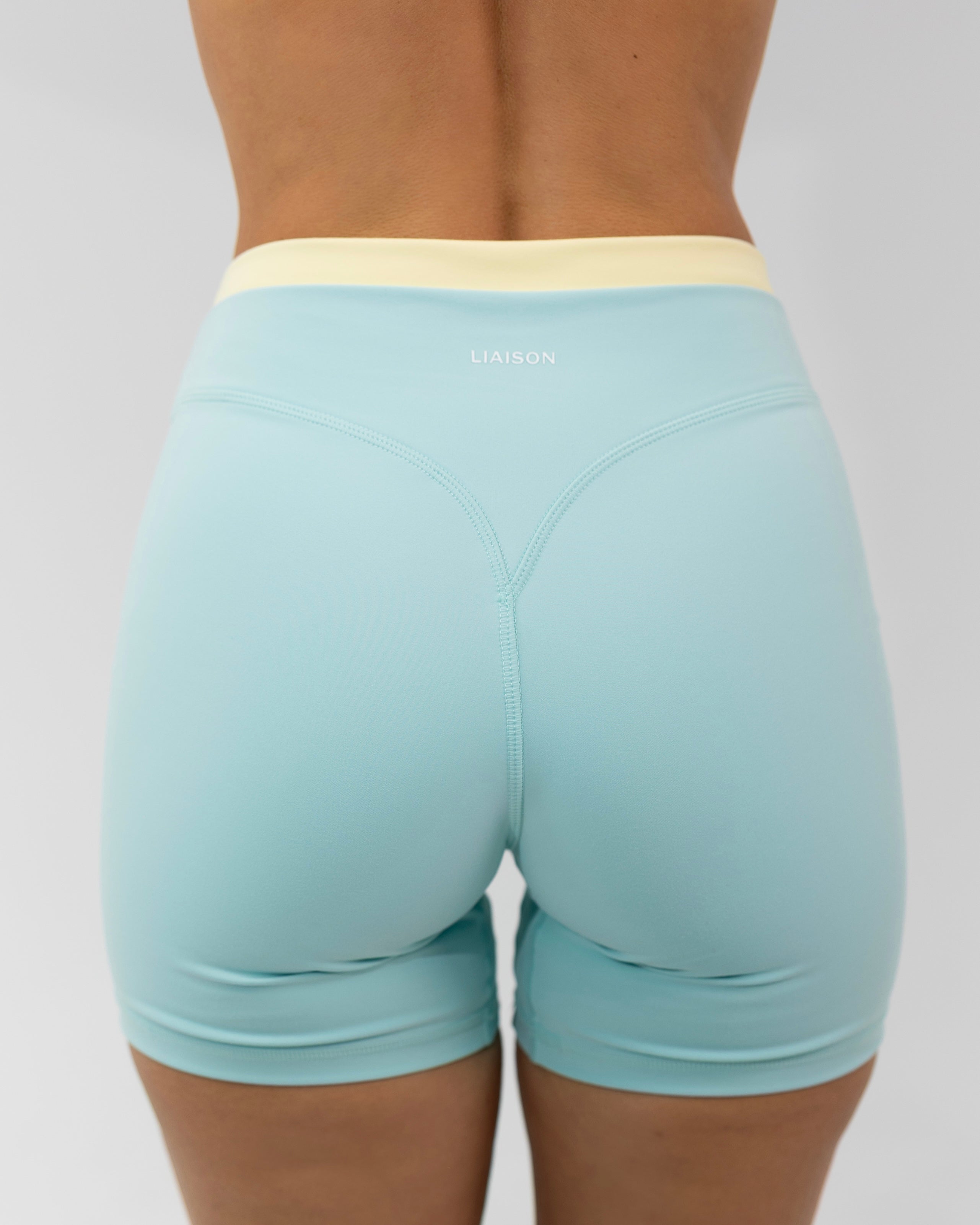 Layered Sculpt Short V2 - Aqua & Daylight