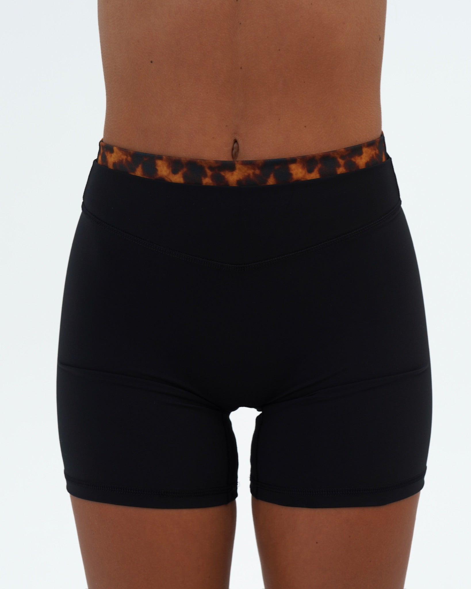 Layered Sculpt Short V2 - Black & Tortoise