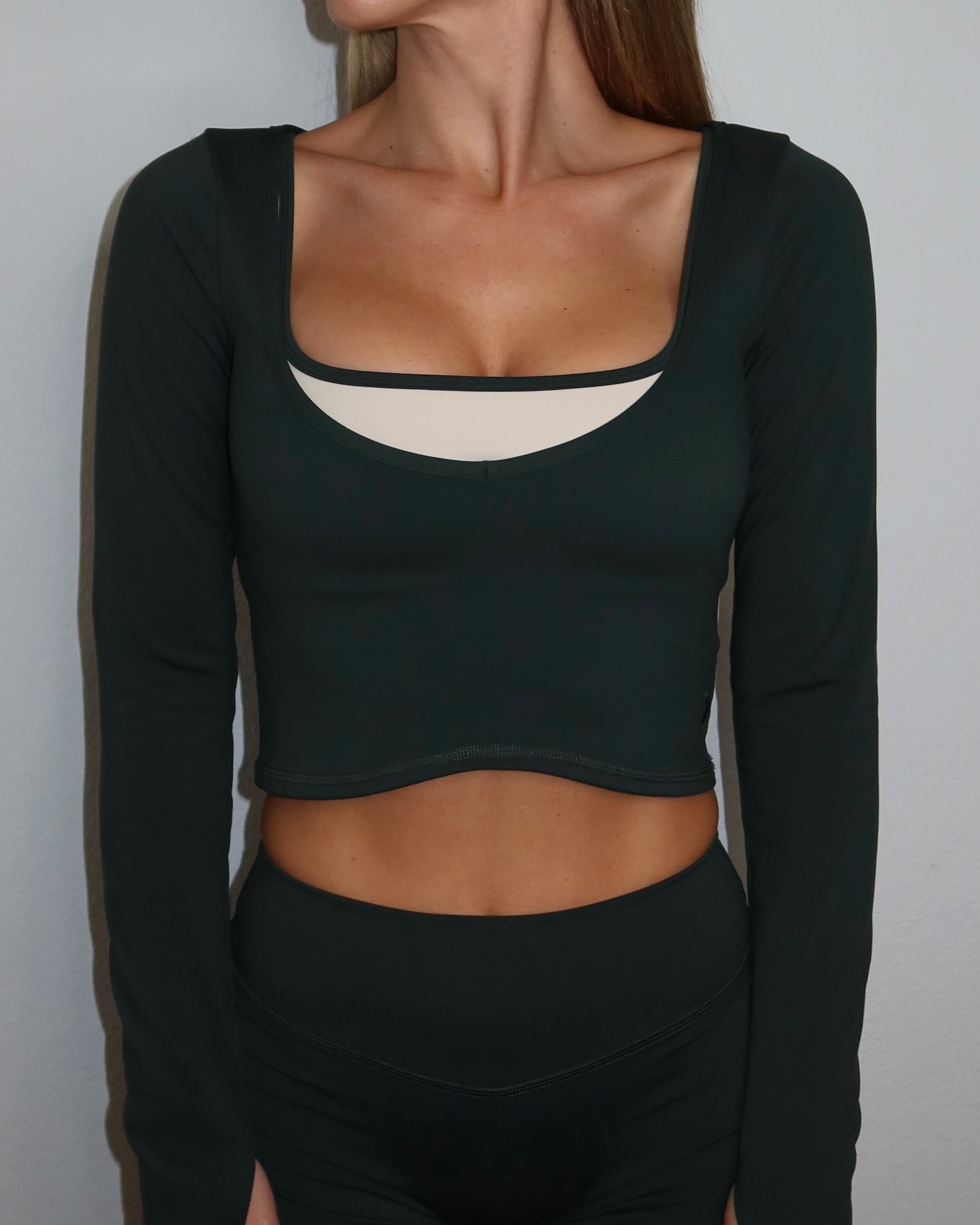 Aura Long Sleeve - Pine (active material)