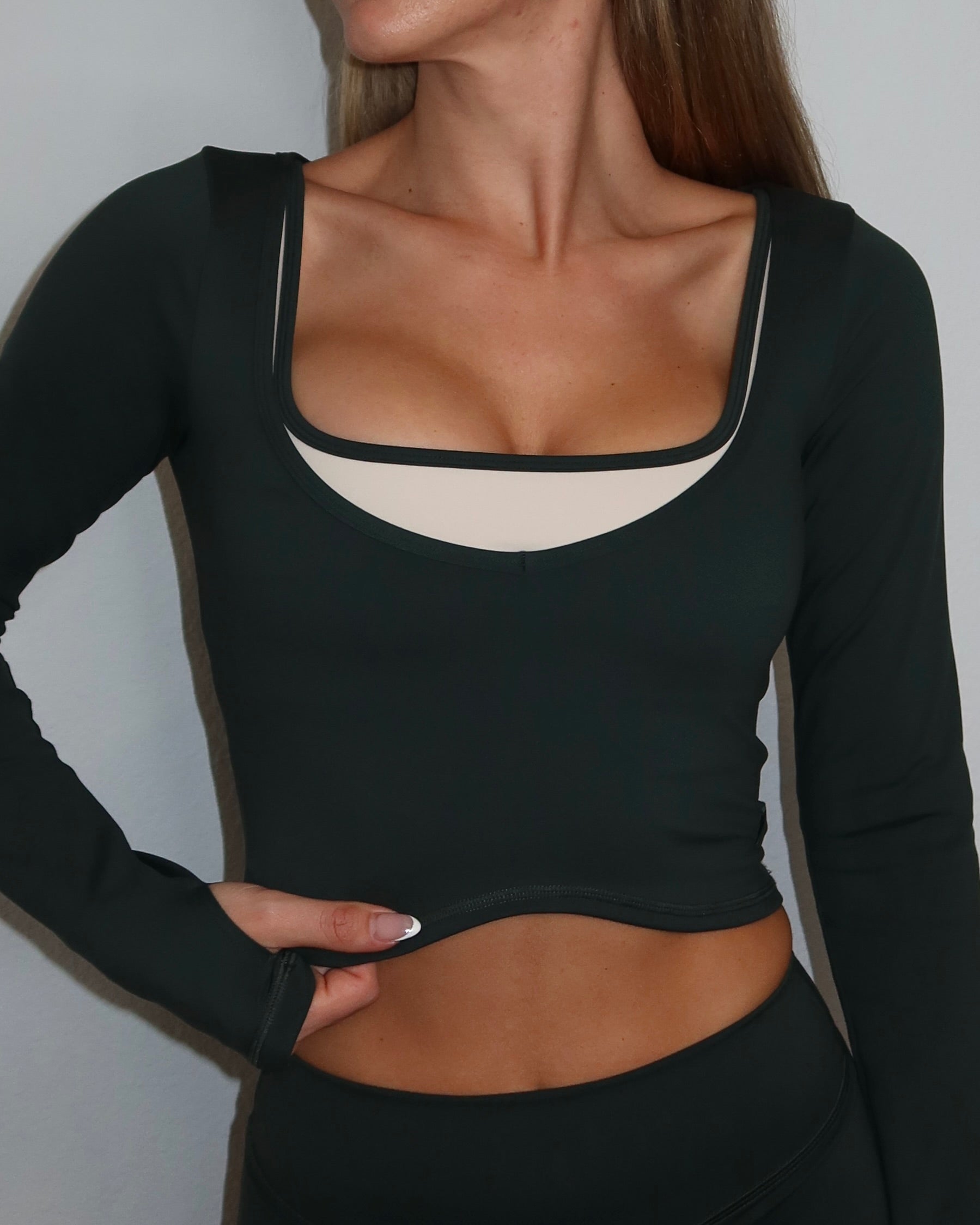 Aura Long Sleeve - Pine (active material)