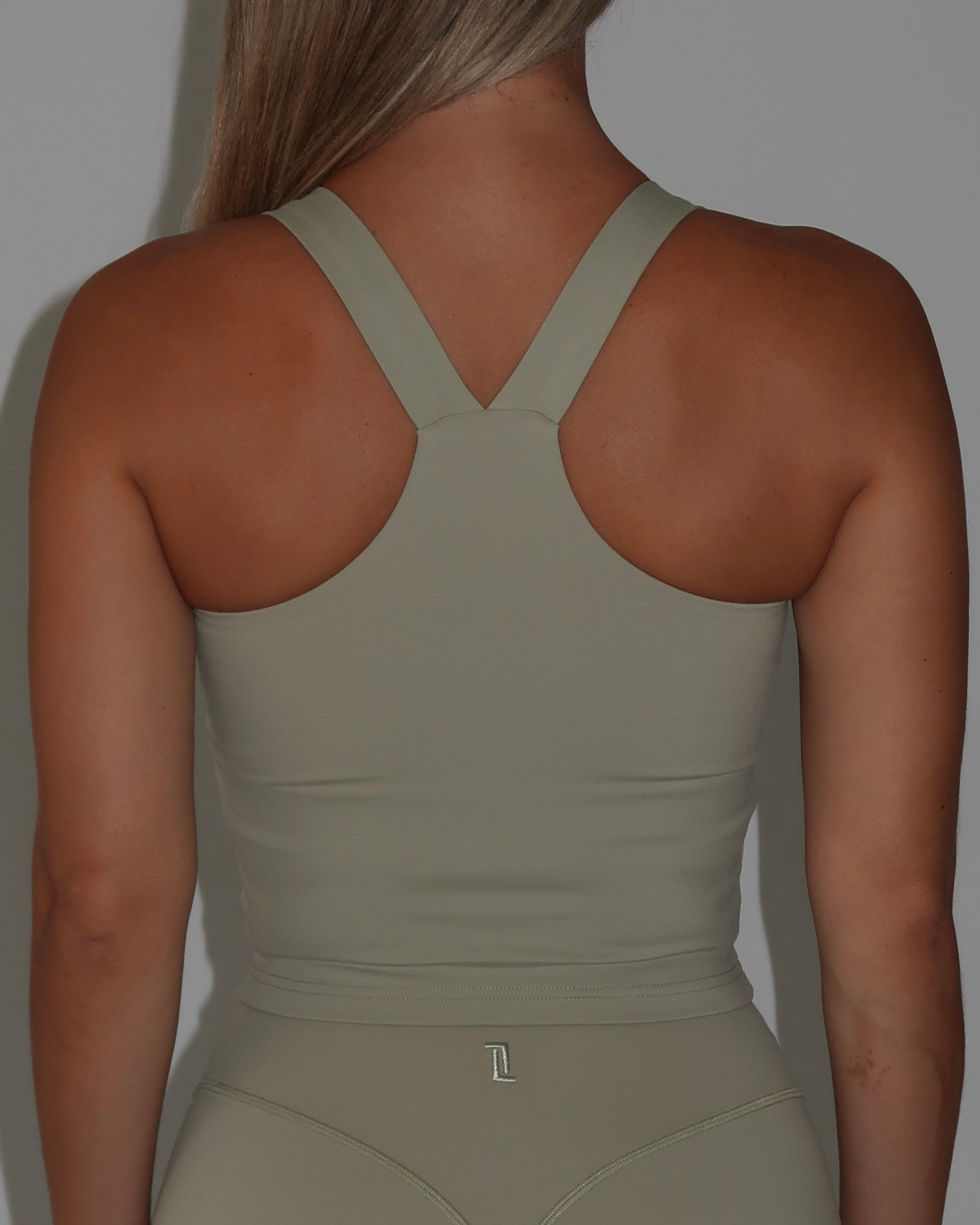 Contour Crop - Flora