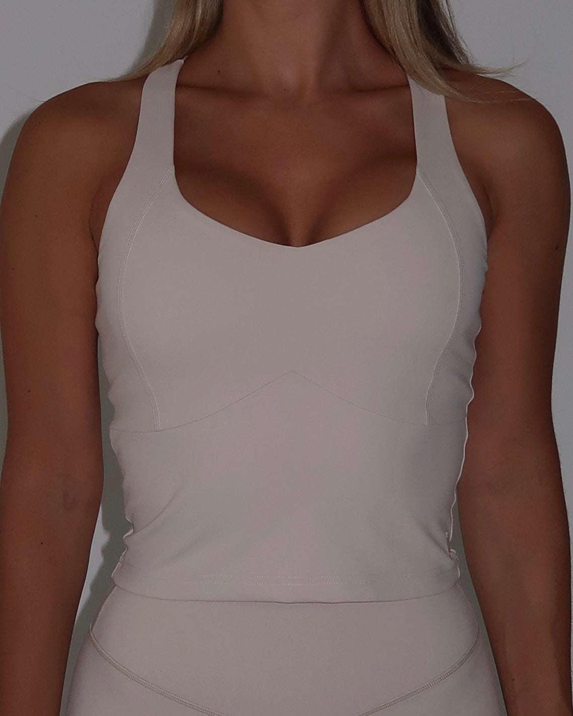 Contour Crop - Sand