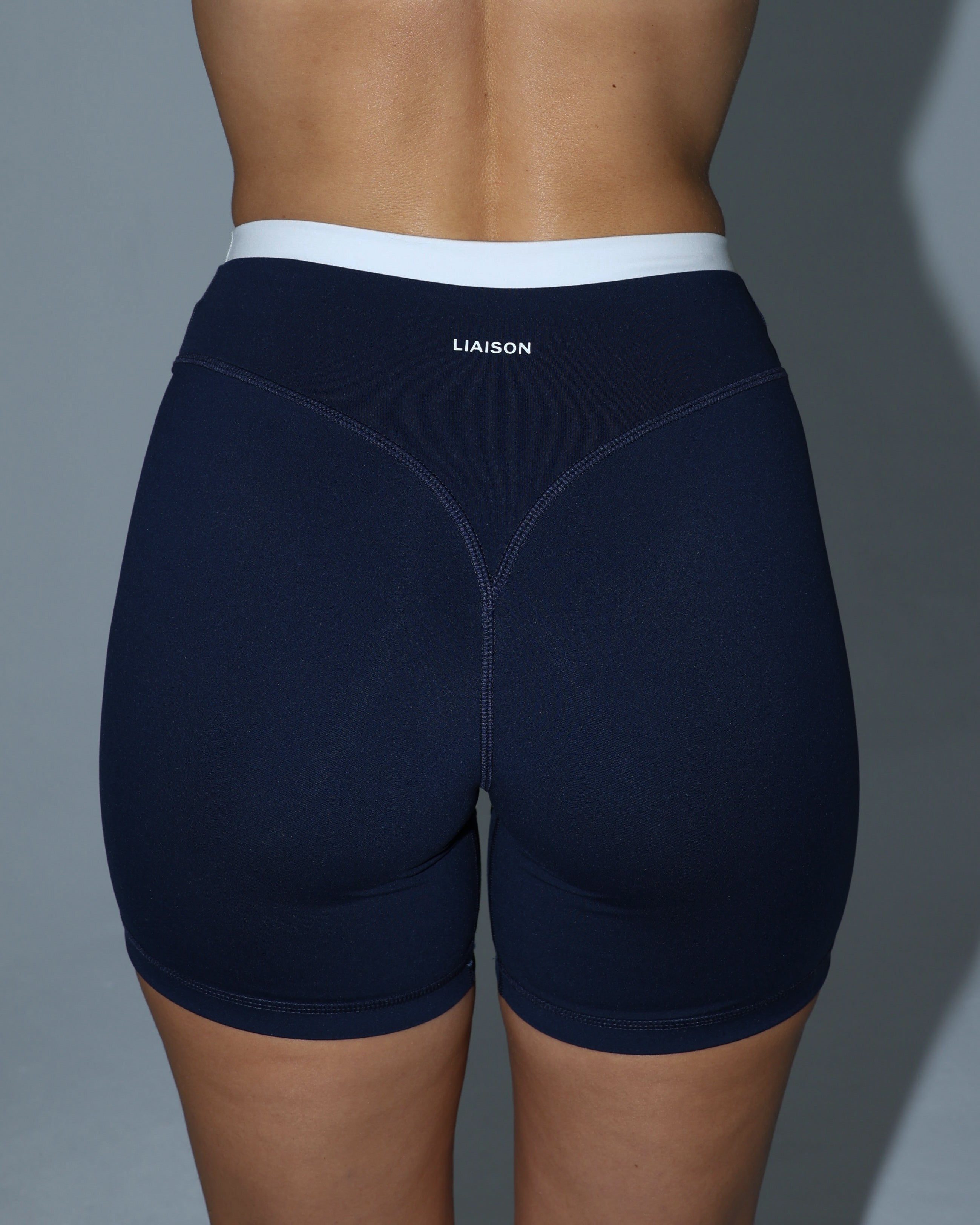 Layered Sculpt Short - Navy & White