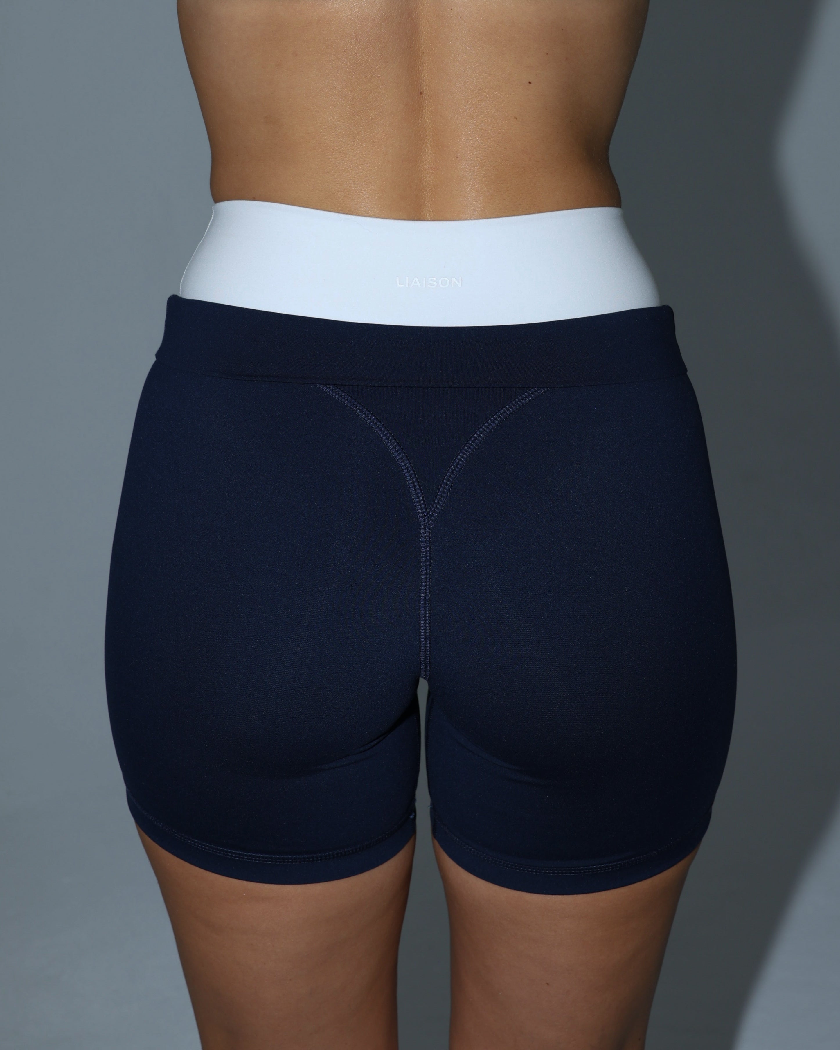 Layered Sculpt Short - Navy & White