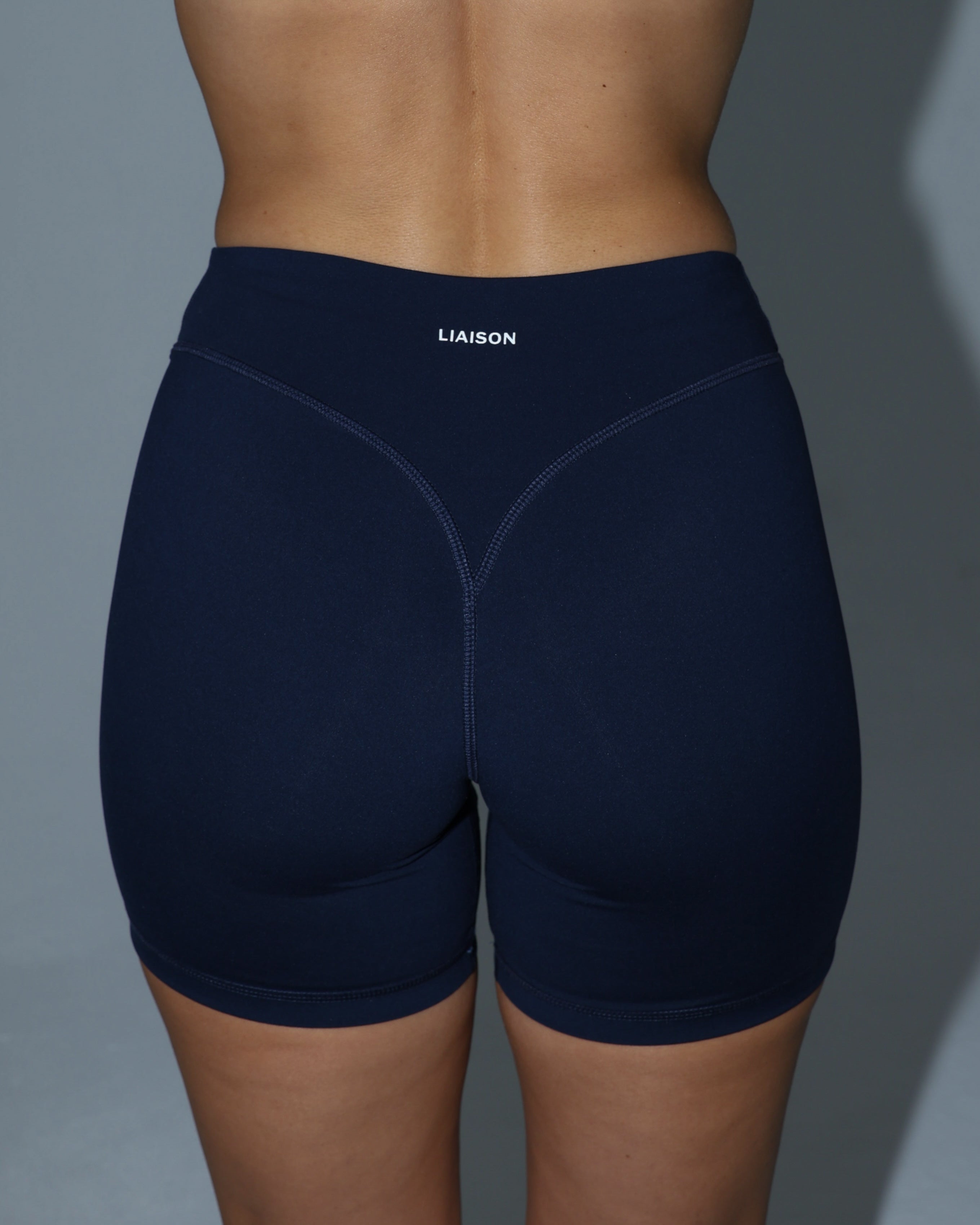 Layered Sculpt Short - Navy & White