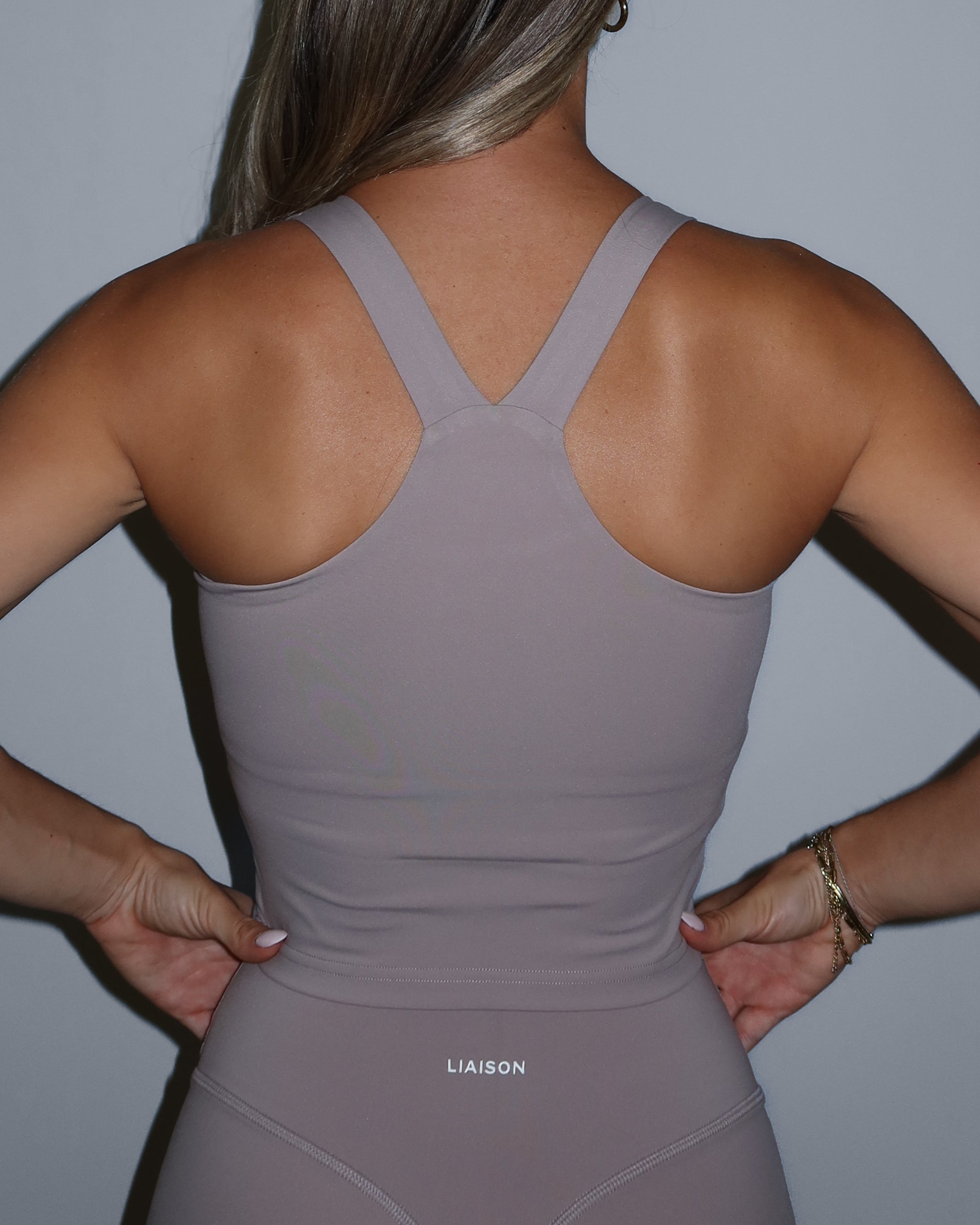Contour Crop - Truffle