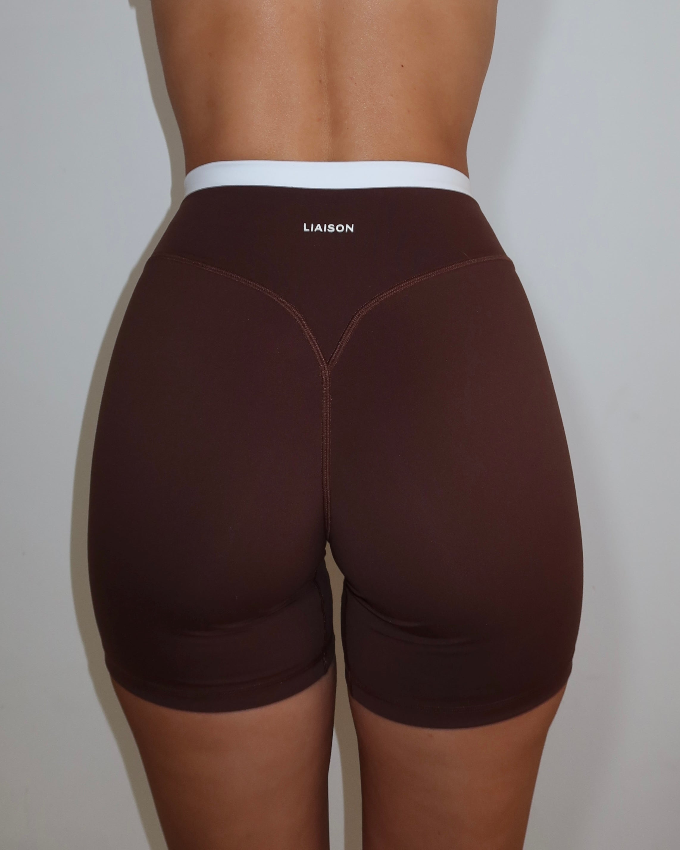 Layered Sculpt Short - Mocha & White