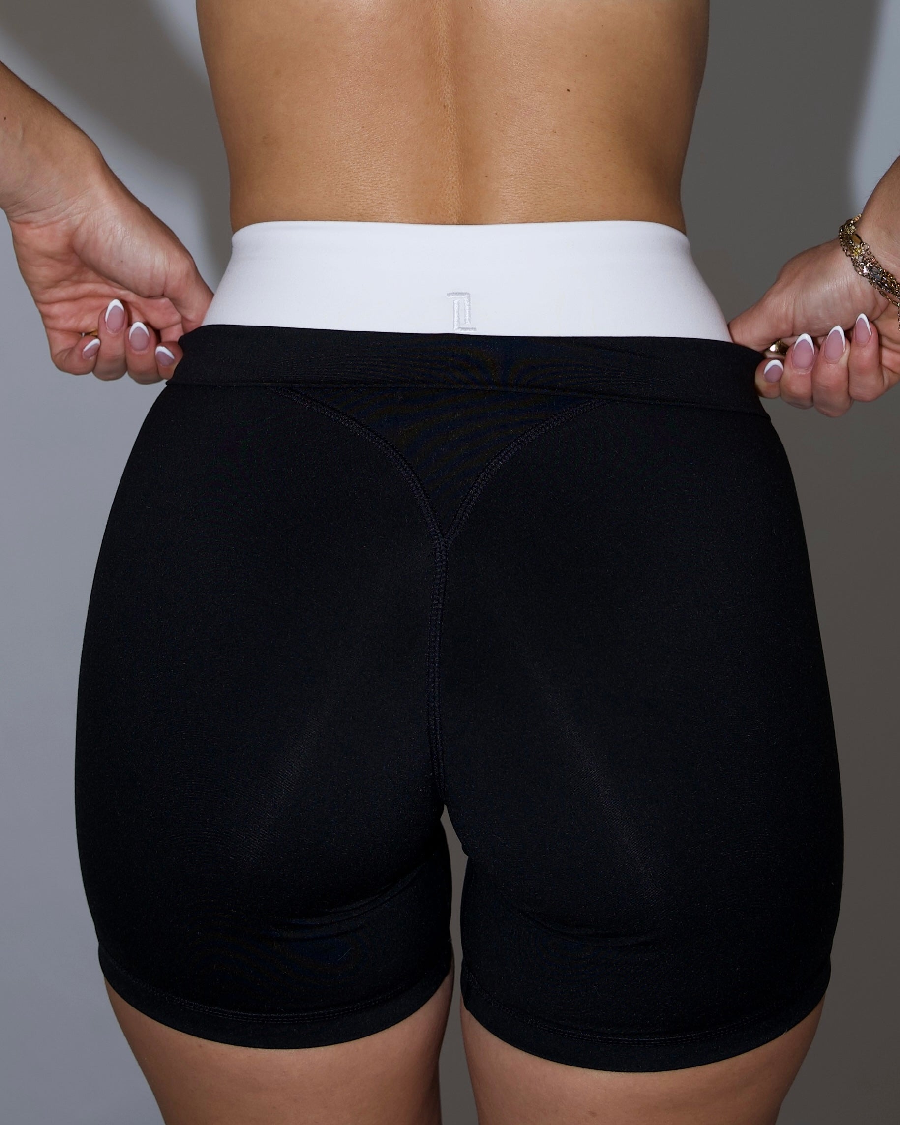 Layered Sculpt Short - Black & White